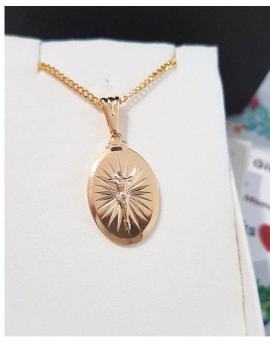 Gold Filled Jesus Crucifixion Medal Necklace/18K Gold Filled Risen Christ Charm Pendant/Gold Filled Oval Crucifixion Medal /Easter Gifts