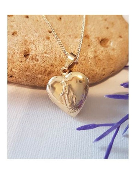 Miraculous Medal Locket,18K Gold Filled Heart Locket,Gold Heart Pendant with Virgin Mary,Photo Locket Heart Necklace,Gold Blessed Mother