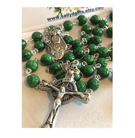 Celtic Rosary, St Patrick Rosary, Green Celtic Cross, Irish Claddagh Symbol, Celtic Crucifix Rosary, Rosary with Shamrock, Patron of Ireland