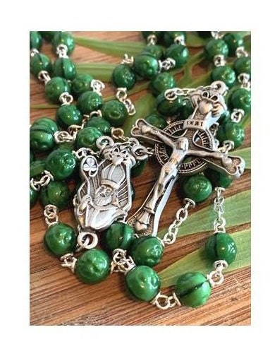 Celtic Rosary, St Patrick Rosary, Green Celtic Cross, Irish Claddagh Symbol, Celtic Crucifix Rosary, Rosary with Shamrock, Patron of Ireland