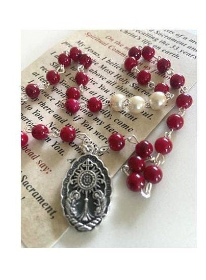 The Blessed Sacrament Chaplet, First Communion Gifts, Communion Prayers, Chaplet with Prayer card, Holy Eucharist Prayer, Sacraments Gifts