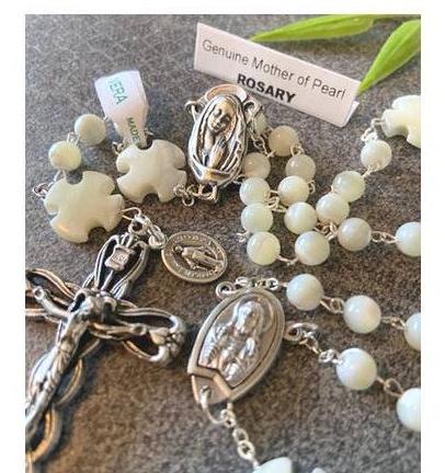 Real Mother Of Pearl Rosary, Genuine Pearl Prayer Beads with Miraculous Medal, Sacred Heart of Jesus Medal, Praying Virgin Mary Medal