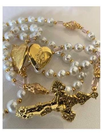Locket Rosary, Photo Locket Gold Plated Pearl Rosary,Strong Wire Strung Picture Locket Prayer Beads, Mothers Rosary,Memorial Prayer Rosary