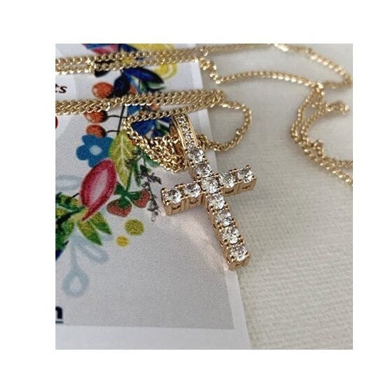 NECKLACES & PENDANTS