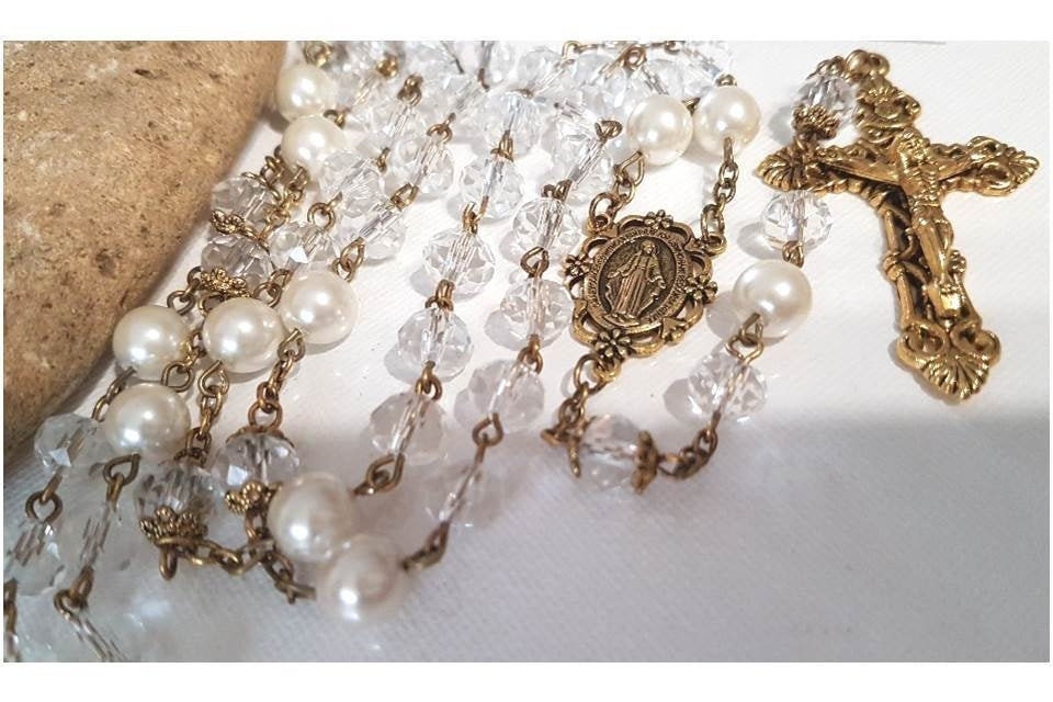 Antique Crystal Rosary/Antique Gold Catholic Rosary/Rosaries with Pearl and Crystal/Miraculous Medal Prayer Beads/Bronze Gold Plated Rosary