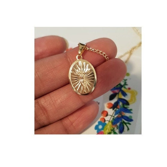 Gold Filled Jesus Crucifixion Medal Necklace/18K Gold Filled Risen Christ Charm Pendant/Gold Filled Oval Crucifixion Medal /Easter Gifts